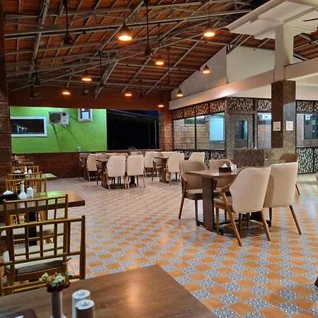 Hillrock Resort & Villas, Neral-Karjat Extérieur photo