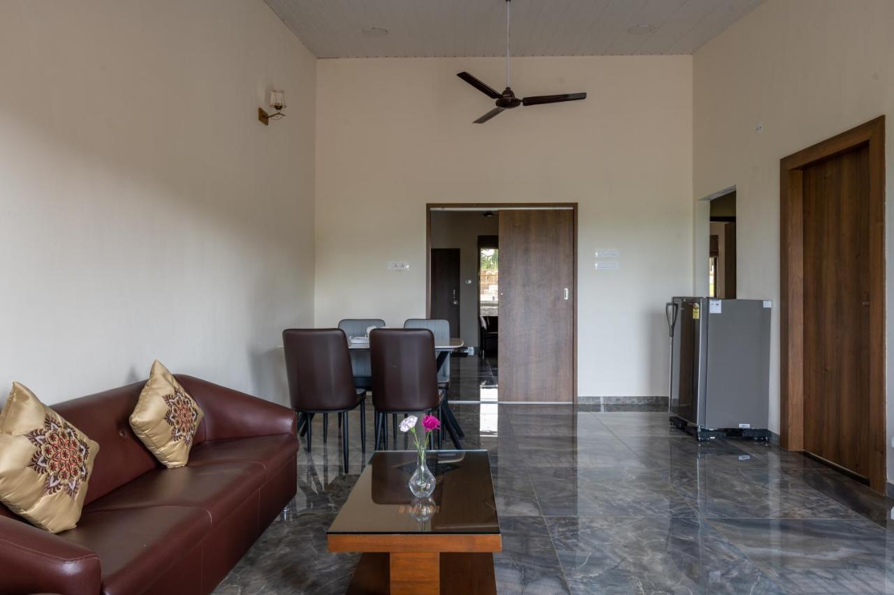Hillrock Resort & Villas, Neral-Karjat Extérieur photo
