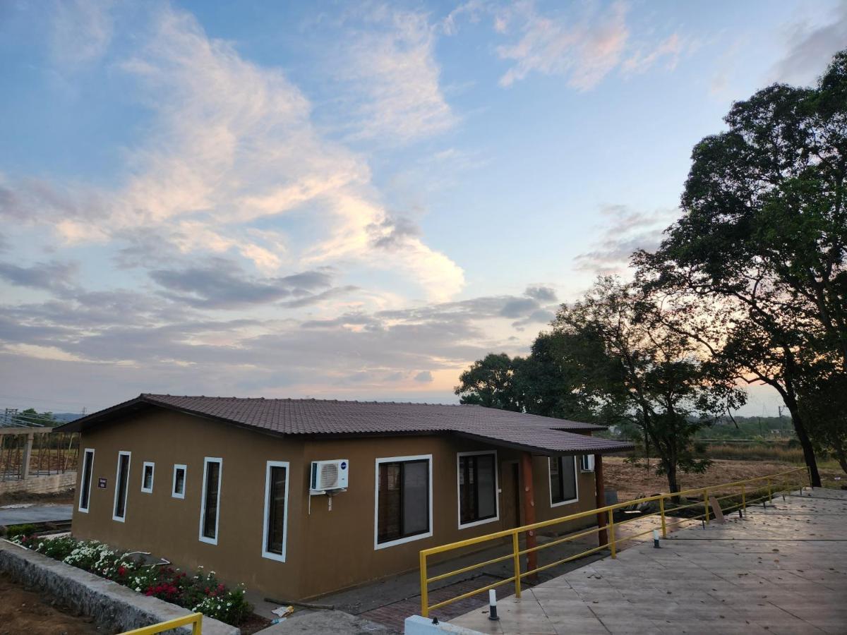 Hillrock Resort & Villas, Neral-Karjat Extérieur photo