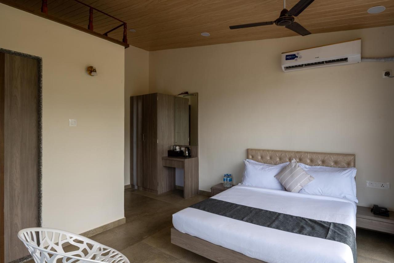 Hillrock Resort & Villas, Neral-Karjat Extérieur photo