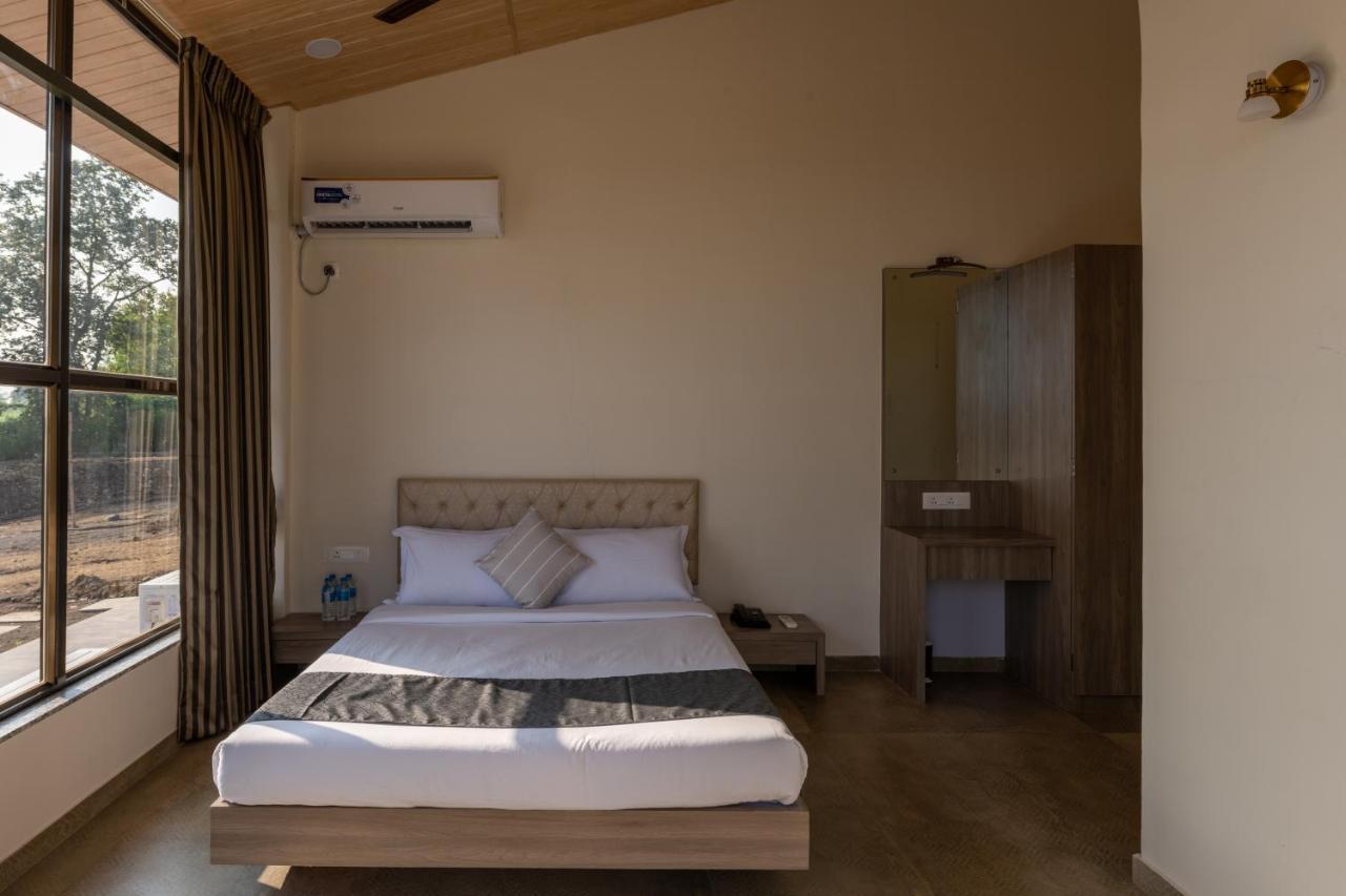 Hillrock Resort & Villas, Neral-Karjat Extérieur photo