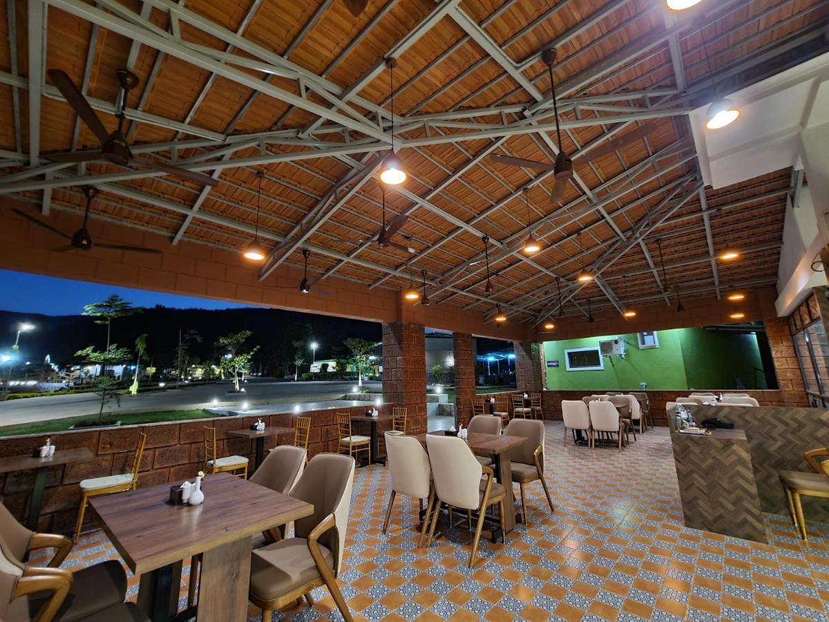 Hillrock Resort & Villas, Neral-Karjat Extérieur photo